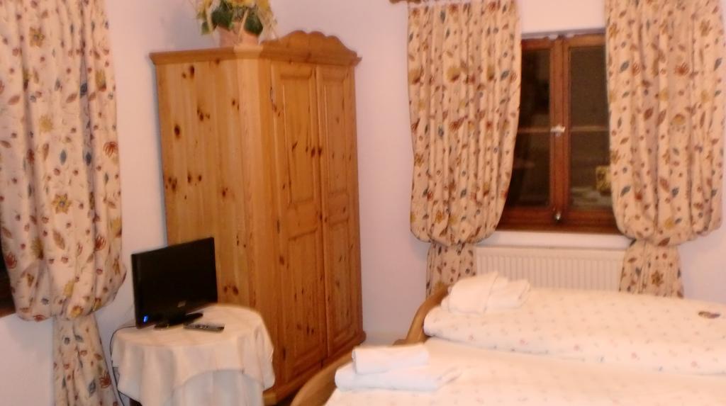 Landgasthof Zum Brueckenwirt Starnberg Room photo